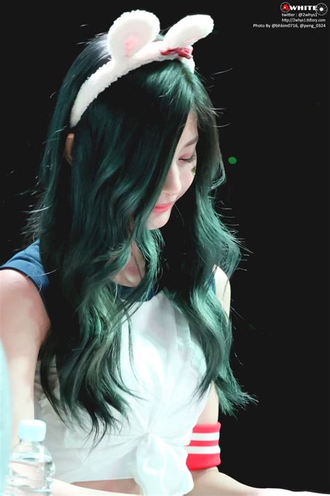 [2016 04 30] fansign in sinchon music core kpop hair kpop hair color green hair