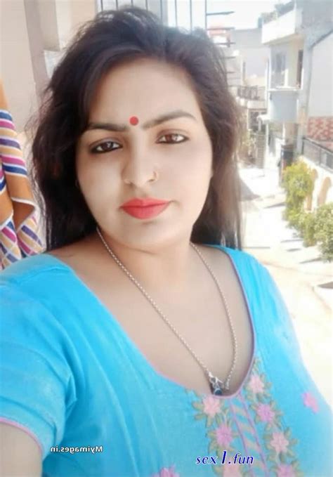 Indian Aunty Sexy Pictures Free Sex Photos And Porn Images At Sex1fun