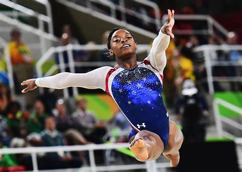 China mess up floor but hang on for bronze. News about Simone Biles on Twitter | Simone biles, Olympic games, Rio olympics 2016