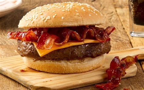 Receita De Hambúrguer Com Bacon Comida E Receitas