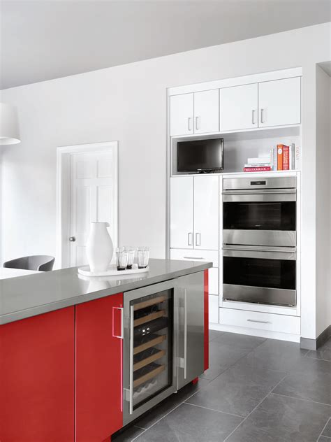 Modern Kitchen With Double Ovens Beckallen Cabinetry