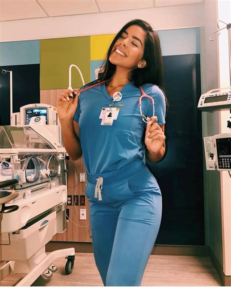 Foto Doctor Nurse Outfit Scrubs Nursing Outfit Nursing Goals Nurse