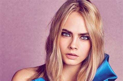 Cara Mujer Modelo Rubia Simple Cabello Largo Cara Delevingne