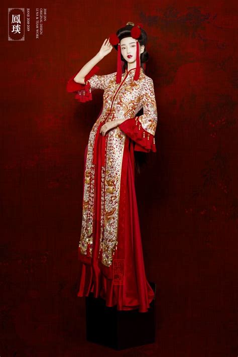 The color red is associated with many positive traits such as success, loyalty, honor, fertility and love. chinese-QiPao-Cheongsam-haute-couture12 | Chinese culture ...