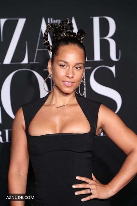 Alicia Keys Sexy Attending The 2019 Harpers Bazaar Icons Party At The