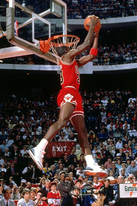 Michael Jordan Wins 1988 Slam Dunk Contest At All Star Weekend Photo