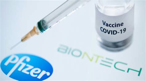 Aşı ilk piyasaya sürüldüğünde herhangi bir yan etkisinin olmadığı güvenle kullanılabileceği belirtilmişti. COVID-19 Pfizer / BioNTech aşıları ve yan etkileri ...