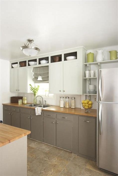 Find a kitchen cabinet color and that fits your needs and makes the most of your kitchen with a photo gallery of colored cabinets from kitchen craft. different color top and bottom kitchen cabinets | White ...
