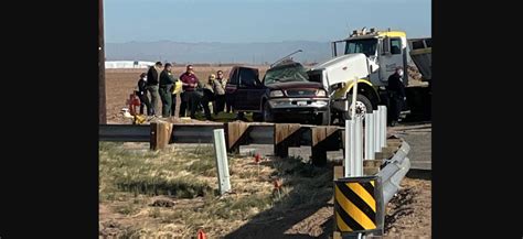 15 Killed In Crash Involving Big Rig And Suv Carrying 27 People Near Us Mexico Border
