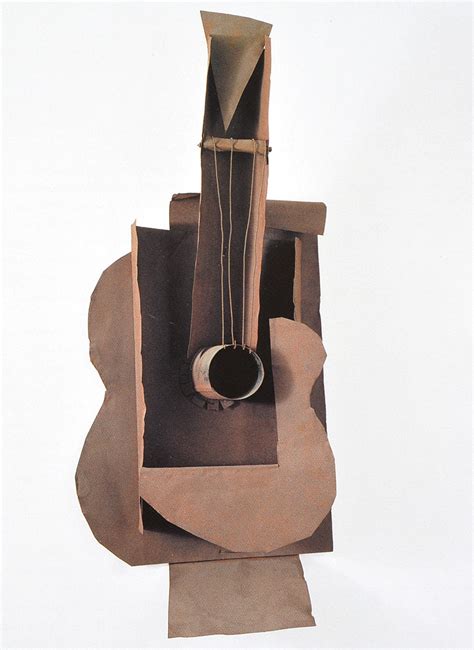 Del cubismo analítico al cubismo sintético, de 1910 a 1914/24. Picasso - Guitarra