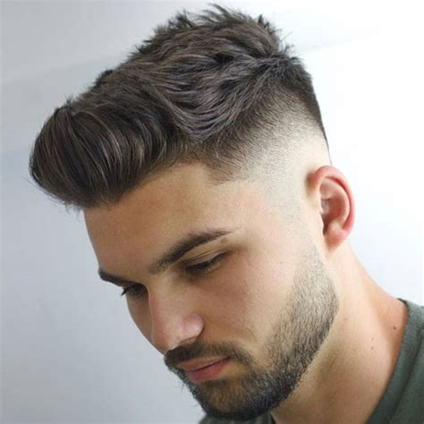 Square face hairstyles for men can either highlight features or soften them. 40 Best Haircuts For Square Face Male | Stylish Square Face Haircuts | Men's Style