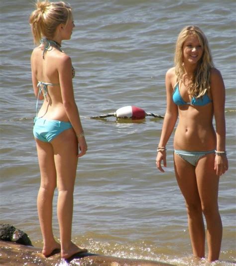 Girls On The Beach Pics