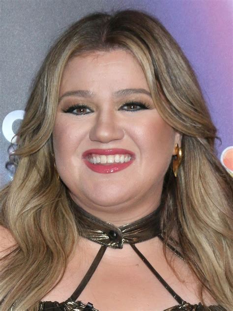 Kelly Clarkson 41 Shares She Has Been In Therapy For Almost 10 Year