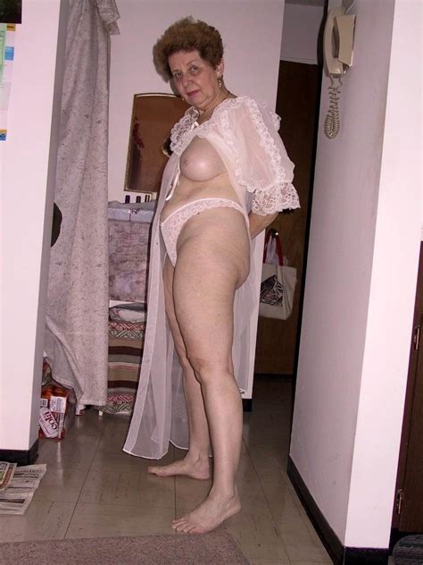 Very Old Granny Seducing And Posing Porn Pictures Xxx