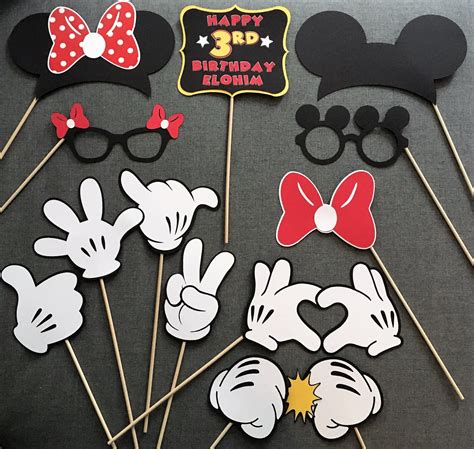 scrap-ali ever after: disney / cricut MICKEY & MINNIE MOUSE Photo Booth