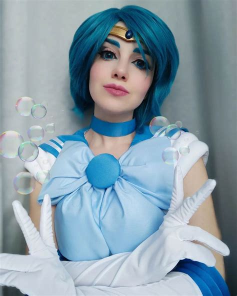 sailor moon sailor mercury usará sus poderes para combatir a los villanos en este cosplay