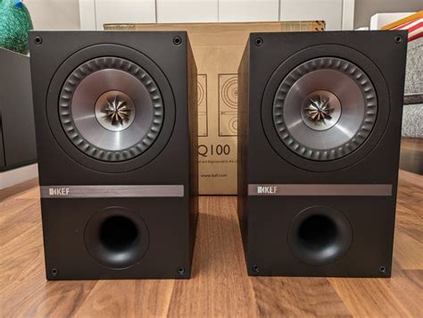 Kef Q Black Oak Bookshelf Speakers Audio Soundbars Speakers Amplifiers On Carousell