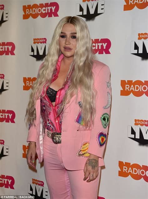 Kesha Shows Off Her Curves In Kooky Pink Blazer Daily Mail Online