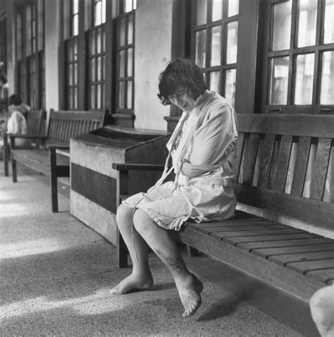 44 haunting photos taken inside mental asylums of decades past 2022