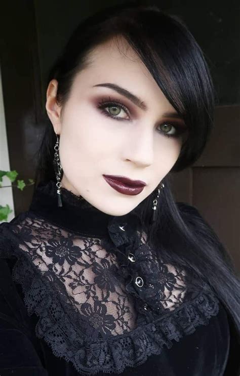 pin by francesc herran on goth and art goth beauty gothic beauty hot goth girls