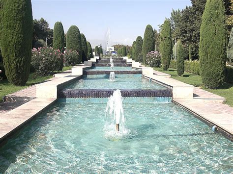 En man som heter ove. Laleh Park | A Charming Stop | Tehran Attraction | Apochi.com