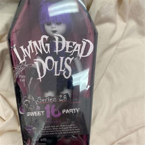 Living Dead Dolls Series 28 Sweet 16 Party Unopened S