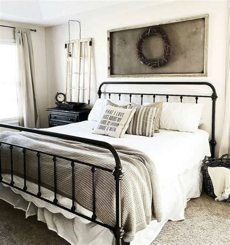 My houses are extremely layered. Inspiring modern farmhouse bedroom decor ideas (20 ...