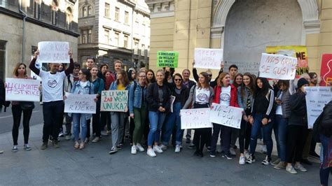 Sarajevos barn strejkar för klimatet - Mitt Bosnien