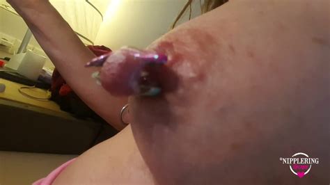 Nippleringlover Inserção De Clipes De Cabelo Em Piercings Esticados Nos Mamilos Seios