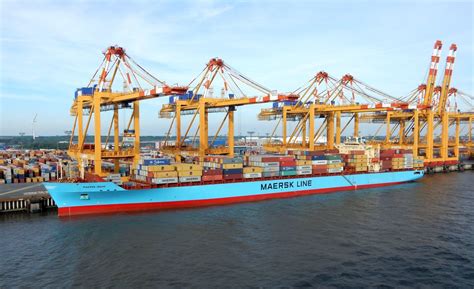 Das 292m Lange Containerschiff Maersk Idaho Am 280517 In Bremerhaven