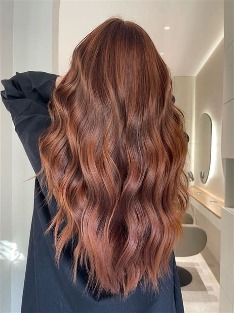 Gloss patine cuivré roux foncé wavy hair Asian Brown Hair, Red Brown