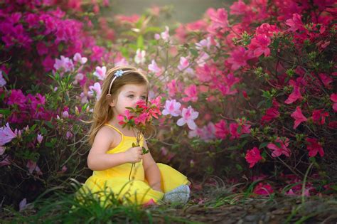 Wallpaper Of Girl With Flower