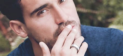 Couples wear wedding rings on their left hands in many western countries, such as north america, south america, and european nations including the uk, italy, france and slovenia. Which finger should men wear a ring? - Quora