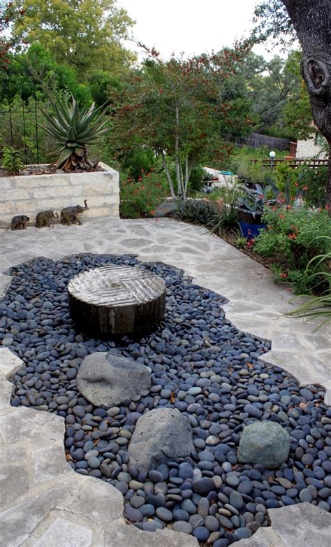 Enjoy absolutely free pictures of rock garden landscaping ideas for frontyard and backyard around to help you select the ideal design for your house. Landscaping with stone - 21 ideas for garden decorations. | Interior Design Ideas - Ofdesign