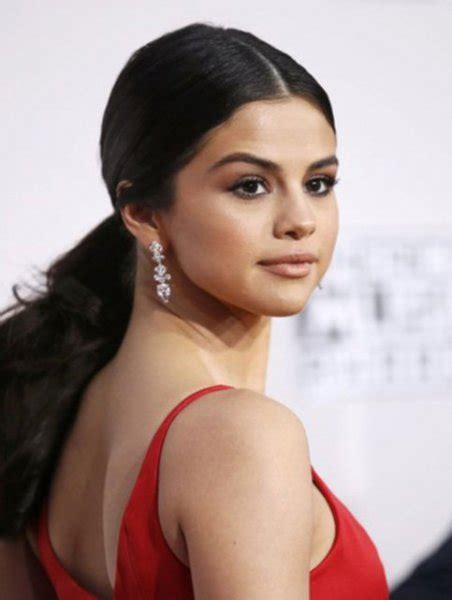 Selena Gomez Eski Sevgililerim Deli Olduğumu Düşünüyor Gerçek Gündem