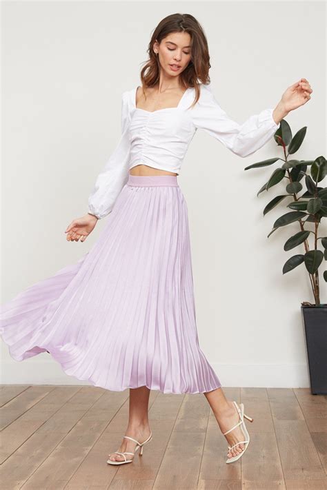 Pin By Naomi Foote On Skirts In 2020 Purple Skirt Outfit Pleated Long Skirt Lavender Skirt