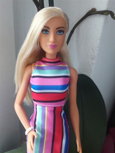Barbie Fashionistas č68 Candy Stripes