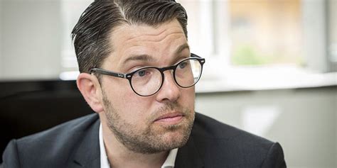 Find the perfect jimmie akesson stock photos and editorial news pictures from getty images. Jimmie Åkesson tvingades se på när kvinna urinerade ...