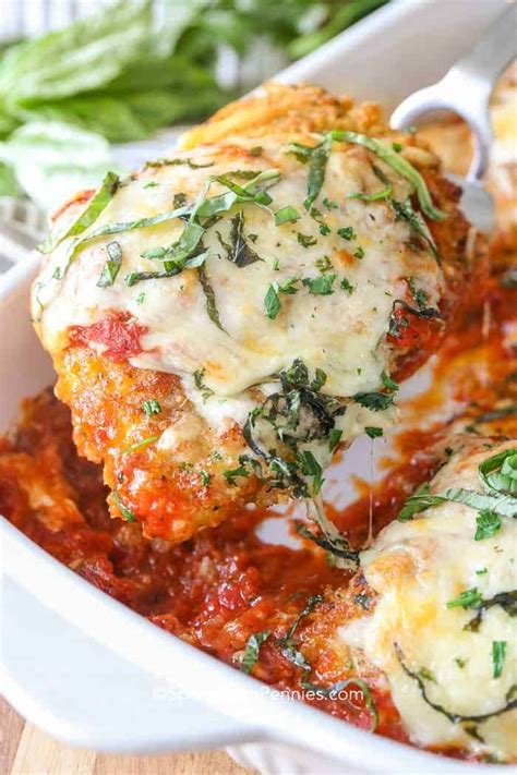 Favoreats / ohmygoshthisissogood baked chicken breast recipe! Easy Chicken Parmesan {Easy to Make} - Spend With Pennies