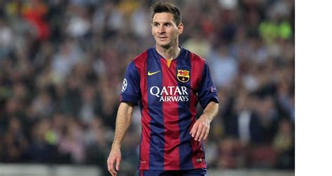 Maillot de foot ronaldo real madrid lionel messi cristiano ronaldo fútbol fútbol fc barcelona. Le nouveau maillot révolutionnaire du Barça