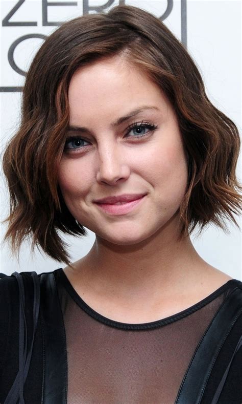 Delicate Short Wavy Hairstyles For Pretty Designs