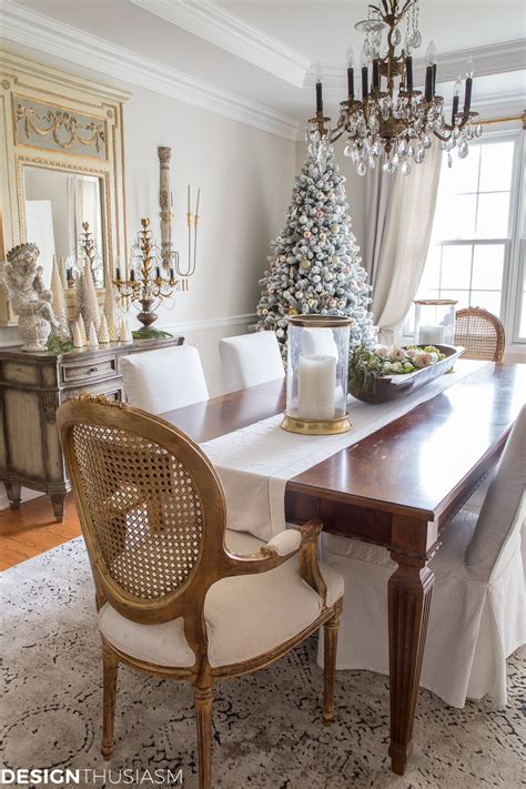 Homizen table centerpiece ideas with candles and candle holders. Elegant Holiday Decorating Ideas for the Dining Room