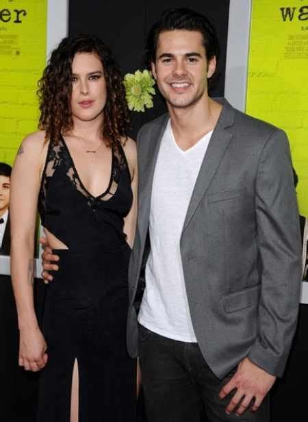 Is Golden Globe Winning Actress Rumer Willis Giving Val Chmerkovskiy