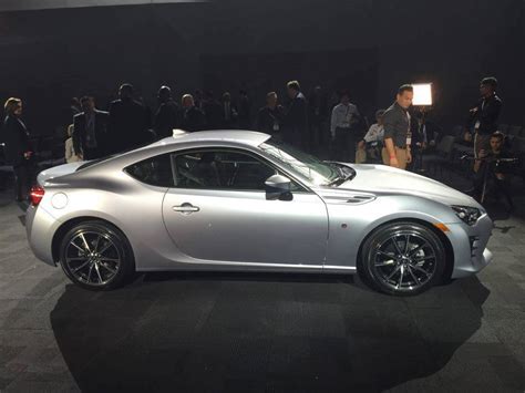 Scion Fr S Vs Toyota 86 Whats Changing The News Wheel