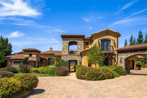 Luxury And Charming Italian Tuscany Old World Crafted Villa In North