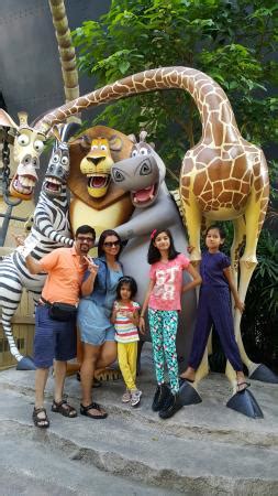 The cheapest way to get from singapore to disneyland costs only $573, and the quickest way takes just 20¾ hours. Disneyland Singapore - Picture of Singapore - Tripadvisor