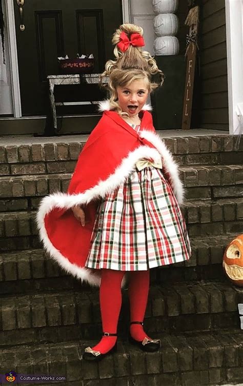 33 Holly Jolly Holiday Costumes You Can Make Yourself