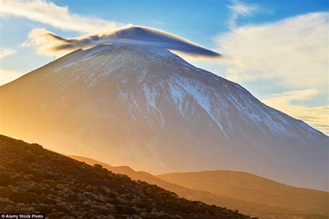 Tenerifes Mount Teide National Park Offers Dramatic Landscape Daily