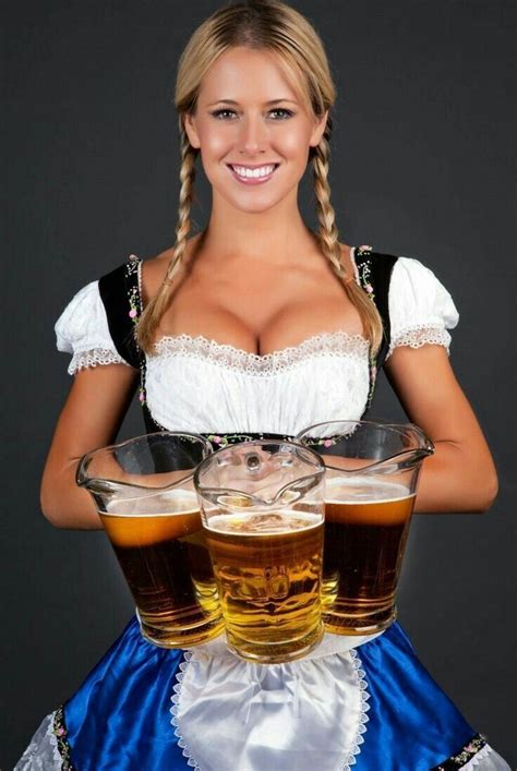 Pin By Belfer66658 On Foto Do Tekstów Beer Girl German Beer Girl Oktoberfest Woman
