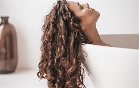 5 Common Curly Hair Problems And Tips To Solve Them Serious Women